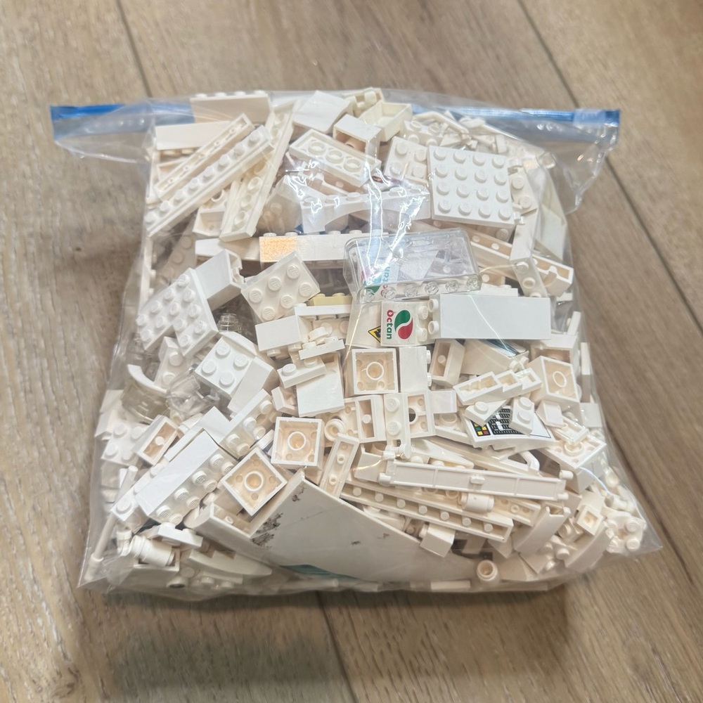 Bag of White Assorted Legos 2.4lbs